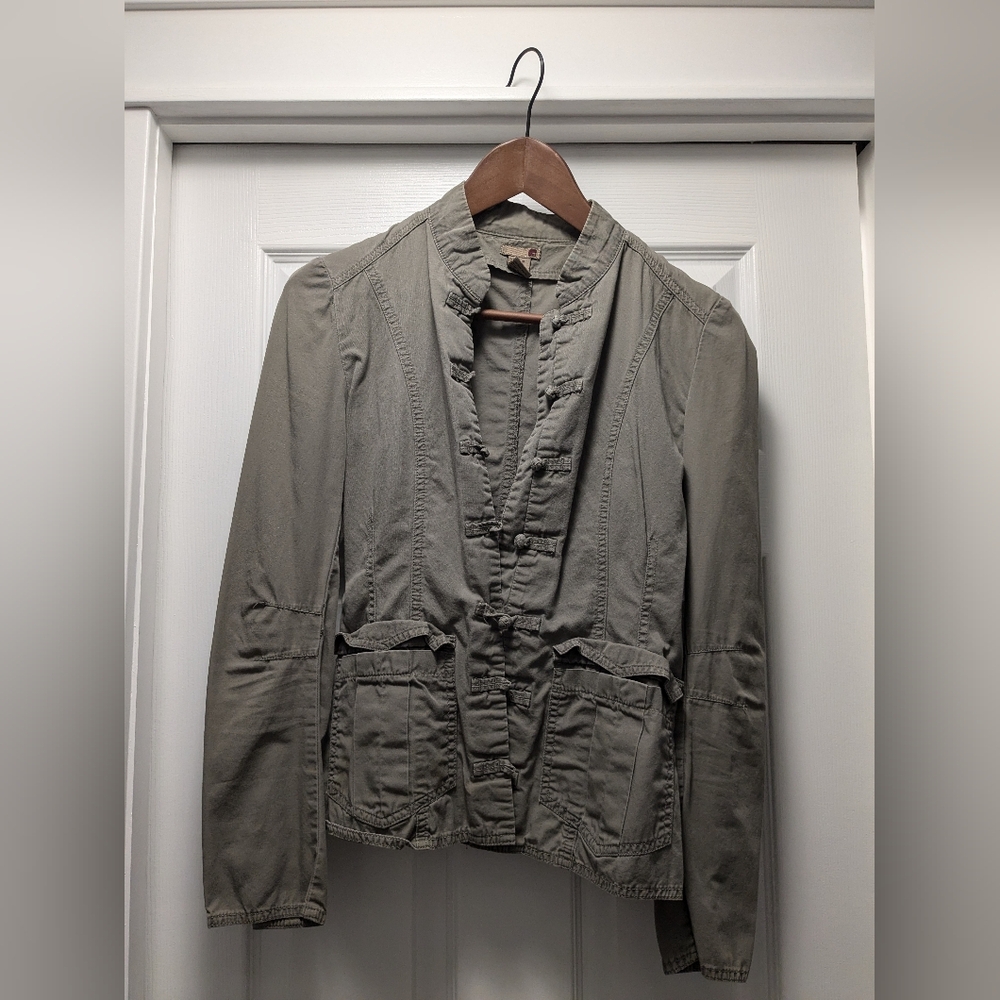 Olive green light jacket, good for the office